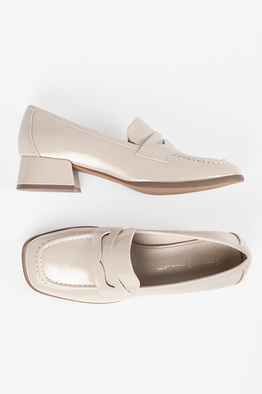 Helle sandfarbene Damen Schuhe im... Helle sandfarbene Damen Schuhe im...