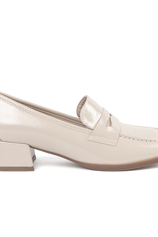 Helle sandfarbene Damen Schuhe im... Helle sandfarbene Damen Schuhe im...