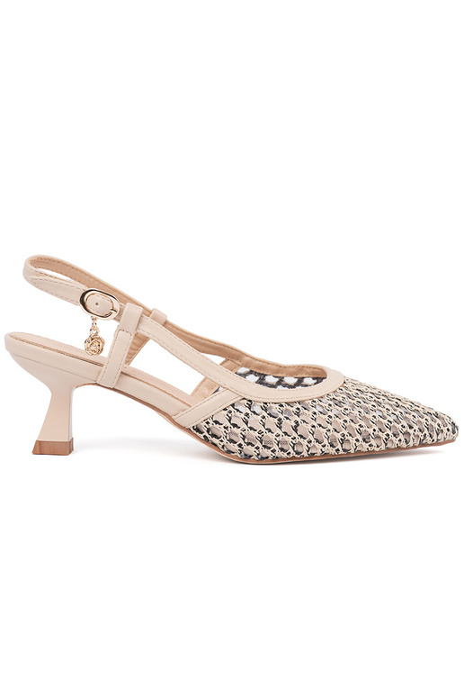 Absatzschuhe mit Lochmuster auf... Absatzschuhe mit Lochmuster auf...