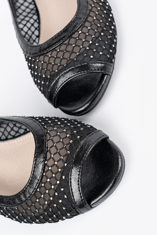 Sandalen mit dekorativem Netz in schwarz Sandalen mit dekorativem Netz in schwarz