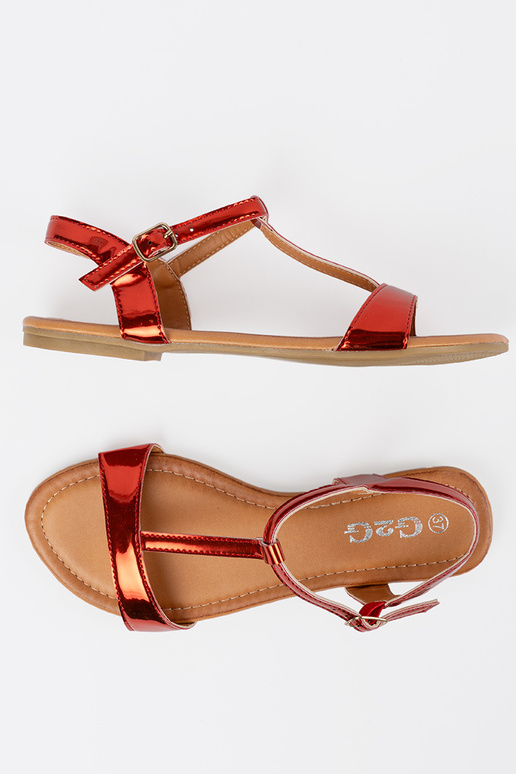 Rote Damen Sandalen auf flachem Fußbett Rote Damen Sandalen auf flachem Fußbett