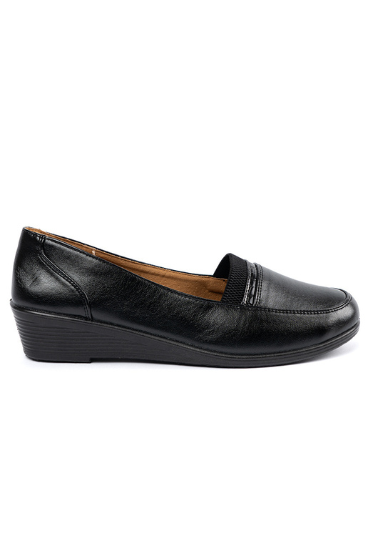 Schwarze klassische Slipper zum... Schwarze klassische Slipper zum...