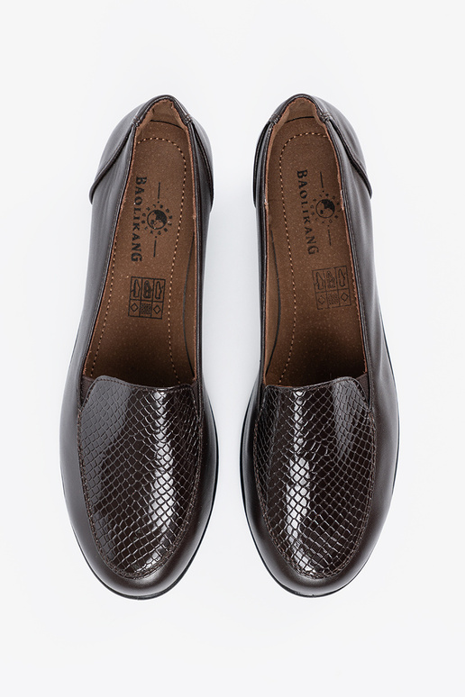 Braune Halbschuhe auf Plateau