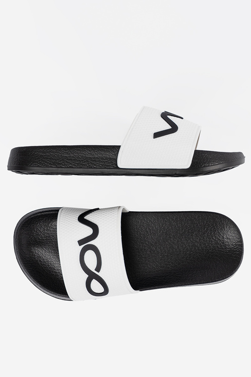 INeiß-schZuarze Farbe Hausschuhe mit einer Notiz