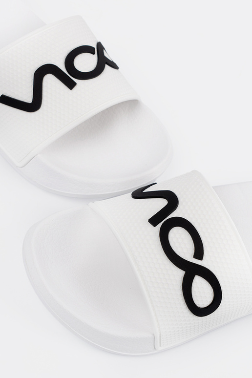 Zueiße Farbe Hausschuhe mit einer Notiz