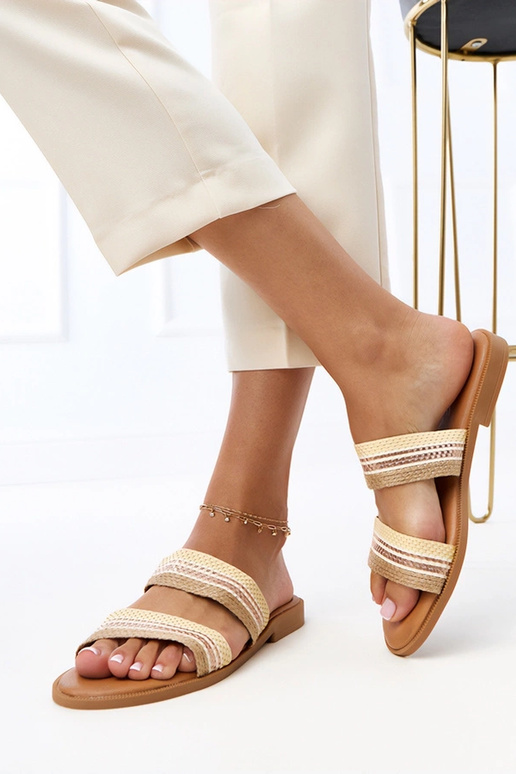 Beige Damenschuhe mit geflochtenen...