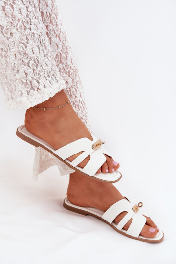 Weiße flache Damen-Slipper mit Streifen und goldfarbenen Details Kerenza