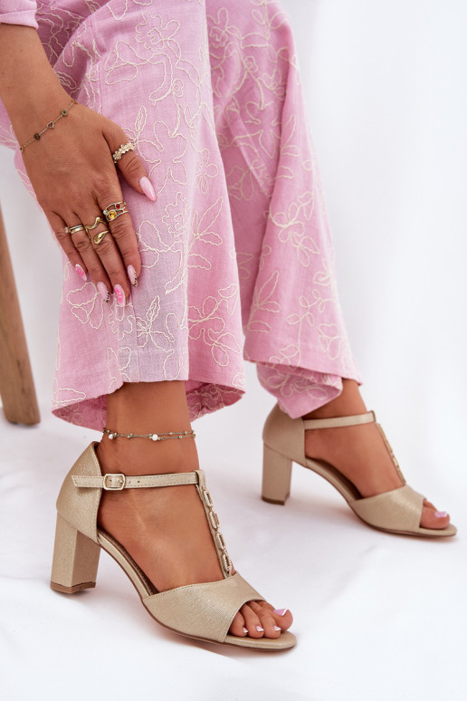 Damen-Sandalen mit hohen Absätzen mit verzierten Absätzen aus Öko-Leder goldene Farbe Triavera