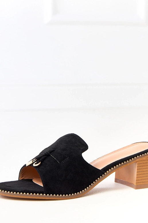 Schwarze Pantoletten mit Absatz und...