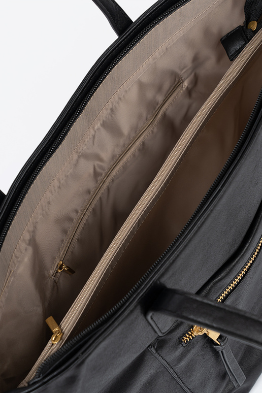 SchZuarz Handtasche ze goldenmi elementami SchZuarz Handtasche ze goldenmi elementami