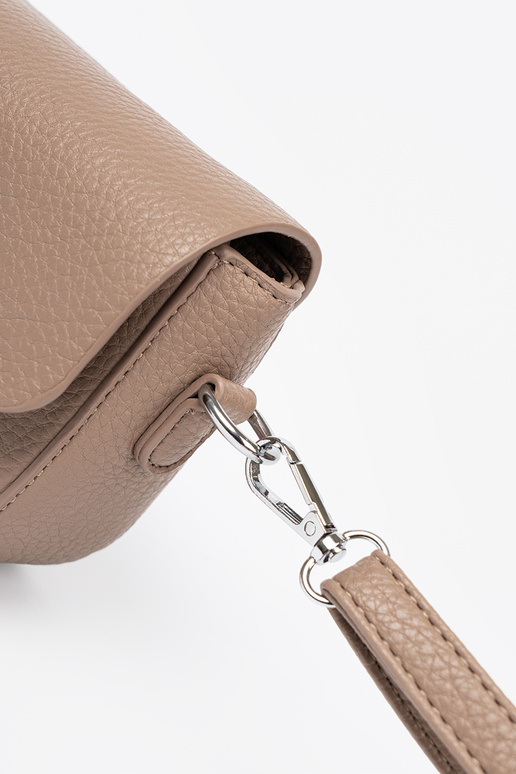 Briefträger mit Herzen Beige Briefträger mit Herzen Beige