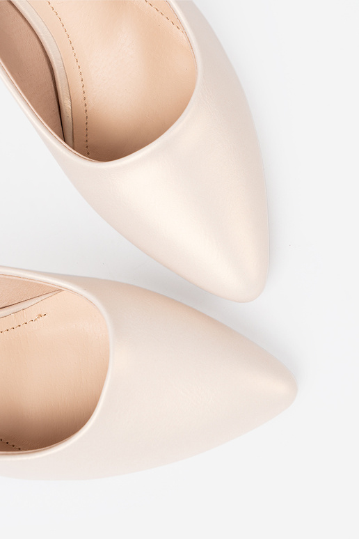 Elegante weiße High Heels mit dünnem Absatz