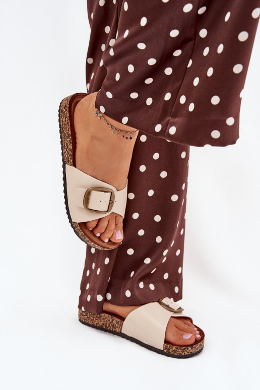 Damenhausschuhe mit einer Plattform mit Schnallen Beige Vianara Damenhausschuhe mit einer Plattform mit Schnallen Beige Vianara