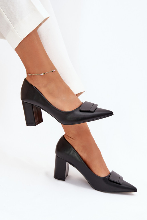 Schuhe mit Absätzen mit Ornamenten schZuarze Farbe Celira