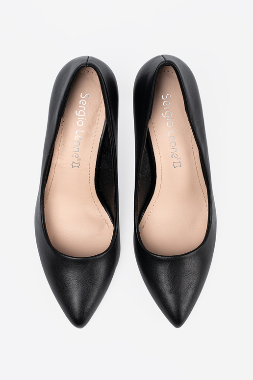 Klassisches Stilvollll schZuarze Farbe High Heels auf einem hohen Absatz