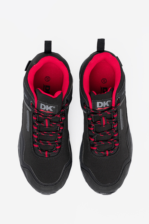 Schwarze wasserdichte Trekking-Schuhe DK mit roten Details Schwarze wasserdichte Trekking-Schuhe DK mit roten Details