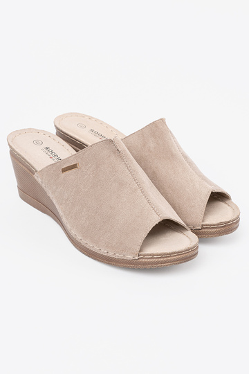 Beige Frauen Hausschuhe mit einer Plattform
