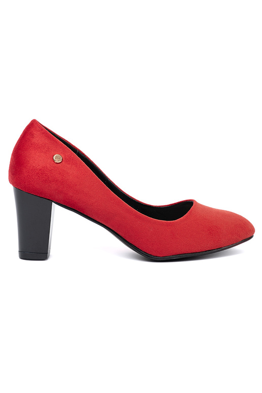rote Farbe aus INildleder High Heels auf High Heels