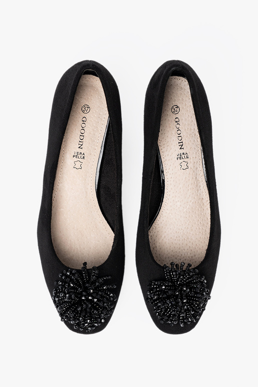 schZuarze Farbe High Heels z ozdobną broszką z koralikóZu