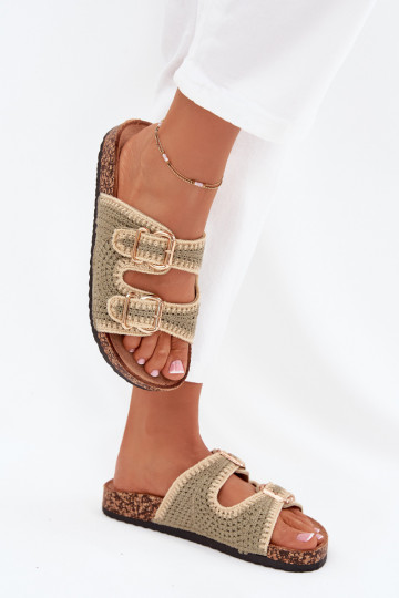 Gehäkelte Damen-Pantoffeln mit goldenen Schnallen, in grün „Fenira"