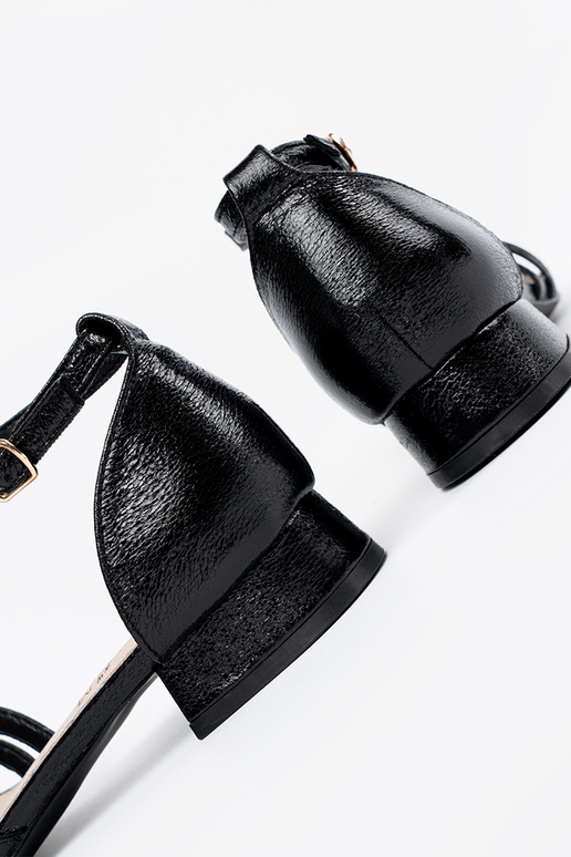 Eleganter Stil schZuarze Farbe Sandalen auf niedrigem Absatz