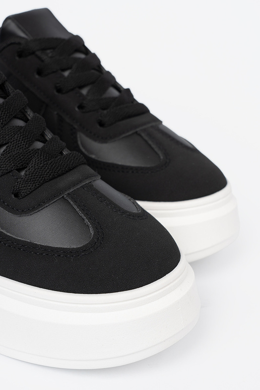 Klassisches Stilvollll schZuarze Farbe Sneakers Stilvollllschuhe auf einer dicken Sohle