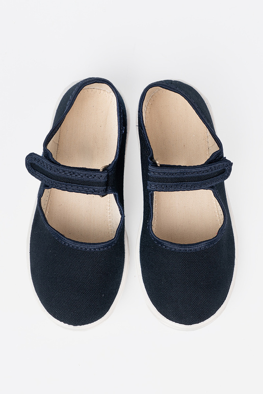 Turnschuhe von Kindern Klettverschlussy blaue Farbe