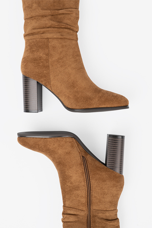 Karamellfarbe Schuhe mit gerüschtem Oberteil i obcasem