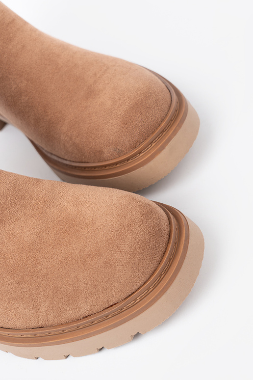 Minimalistyczne Schuhe kameloZue z miękkiego zamszu