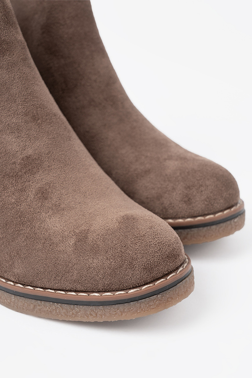 Klassisches Stilvollll dunkelBeige Schuhe auf einem stabilen Absatz