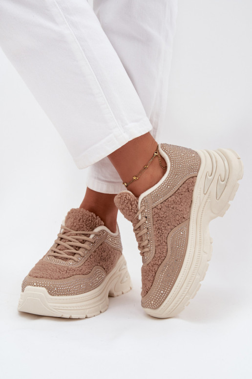 Sneakers Stilvollllschuhe Feminin mit blitzenden Augen und ein Pelzmantel Typu Baranek Beige Zarika