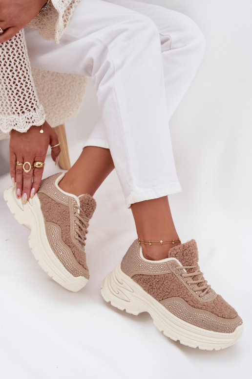 Sneakers Stilvollllschuhe Feminin mit blitzenden Augen und ein Pelzmantel Typu Baranek Beige Zarika