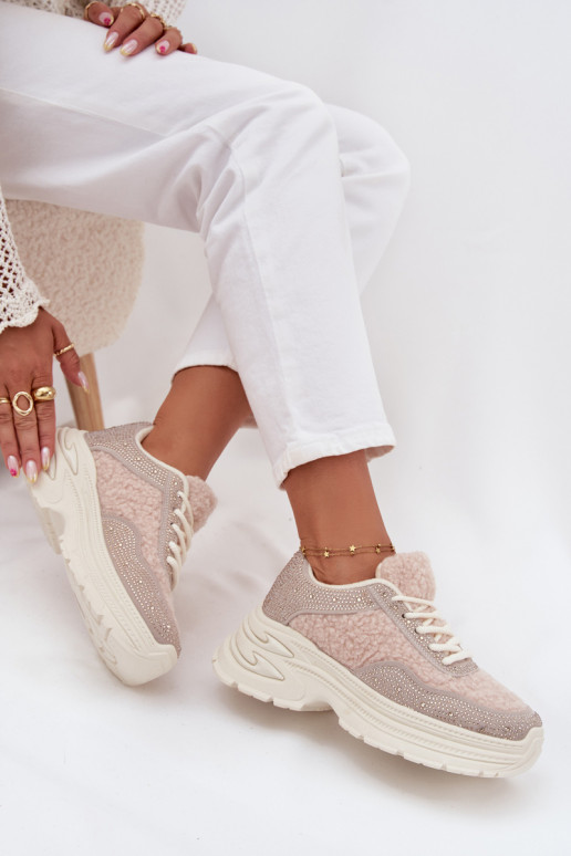 Sneakers Stilvollllschuhe Feminin mit blitzenden Augen und ein Pelzmantel Typu Baranek elfenbeinfarbe Zarika