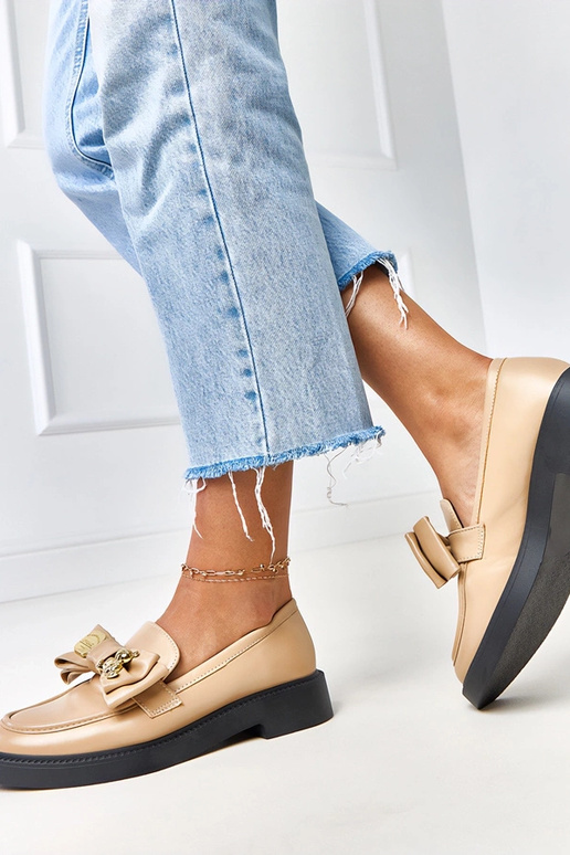 Beige Mokassins mit Schleife und...