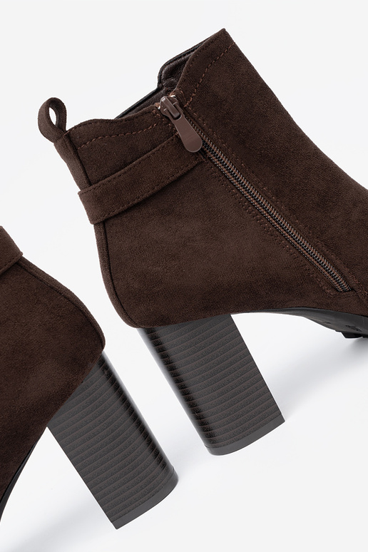 dunkelbraun Stiefel mit Zierschnalle dunkelbraun Stiefel mit Zierschnalle