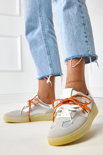 Eriksen Silberne Sneakers mit Plateau und orangefarbener Einlage 2
