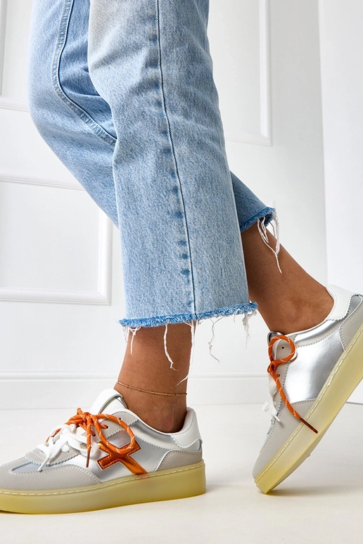 Eriksen Silberne Sneakers mit Plateau... Eriksen Silberne Sneakers mit Plateau...