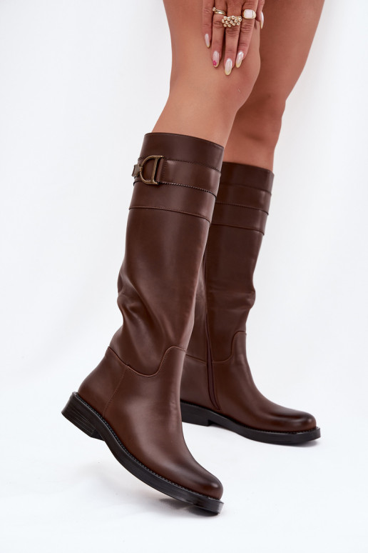 Damenstiefel mit breiten Absätzen Mit Dekorationen Detalem braune Farbe Arvessa Damenstiefel mit breiten Absätzen Mit Dekorationen Detalem braune Farbe Arvessa