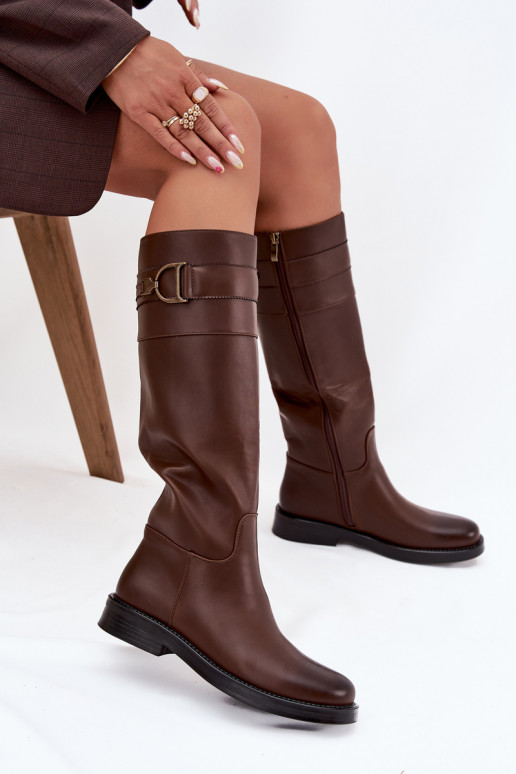 Damenstiefel mit breiten Absätzen Mit Dekorationen Detalem braune Farbe Arvessa Damenstiefel mit breiten Absätzen Mit Dekorationen Detalem braune Farbe Arvessa