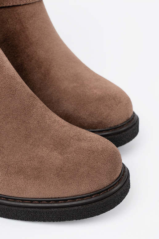 Stilvoll Beige Schuhe auf einem stabilen Absatz