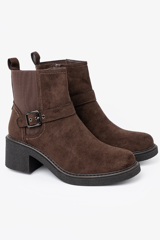 Stilvoll braune Farbe Schuhe auf einem stabilen Absatz