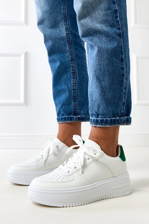 Weiße Sneakers mit Plattform und... Weiße Sneakers mit Plattform und...