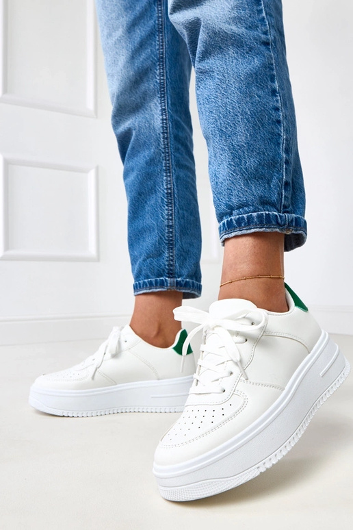 Weiße Sneakers mit Plattform und... Weiße Sneakers mit Plattform und...