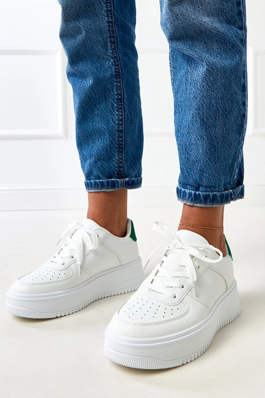 Weiße Sneakers mit Plattform und... Weiße Sneakers mit Plattform und...