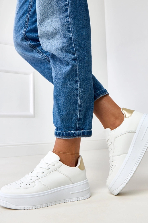 Weiße Sneakers mit Plattform und... Weiße Sneakers mit Plattform und...