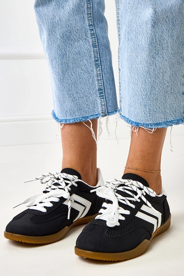Schwarze Volleyball-Sneaker im Tennisstil aus Netzstoff mit weißem Einsatz Malkan