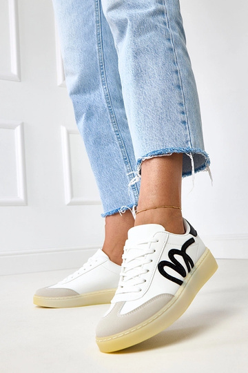 Weiße Sneakers mit Plattform und schwarzem Motiv Izabell 2