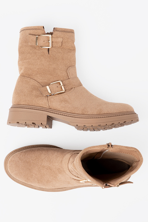 Karamellfarbe Schuhe z ozdobnymi goldenmi klamrami