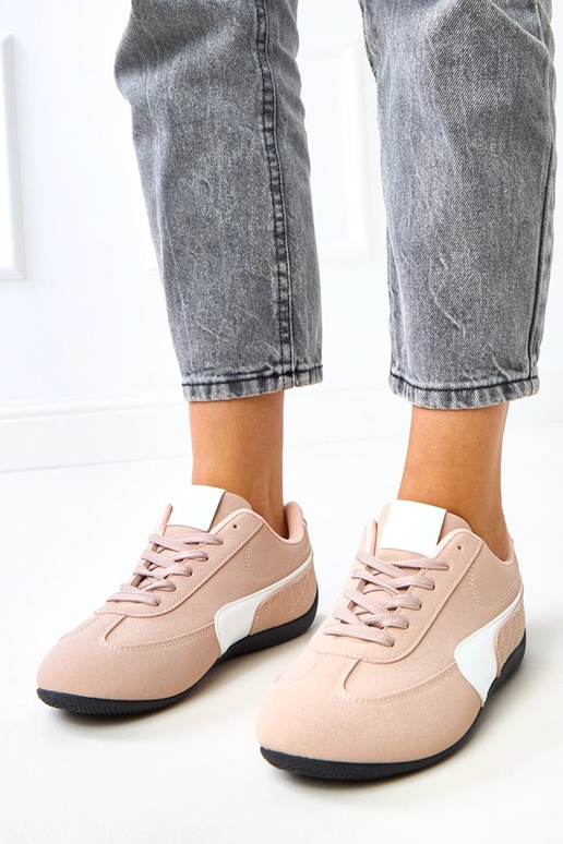 Rosa Sportschuhe mit weißem Akzent... Rosa Sportschuhe mit weißem Akzent...