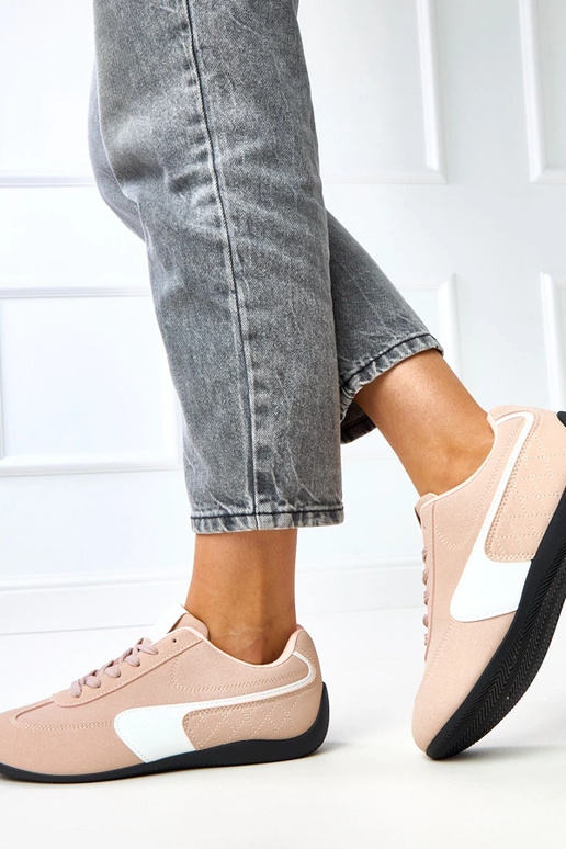 Rosa Sportschuhe mit weißem Akzent... Rosa Sportschuhe mit weißem Akzent...